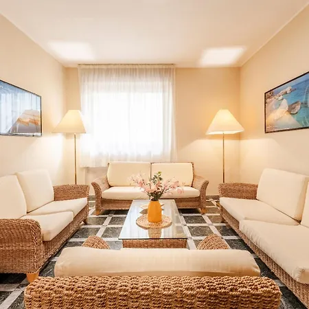 House In A Location Αλγκέρο